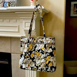 Vera Bradley Dogwood print RETIRED Holiday Tote